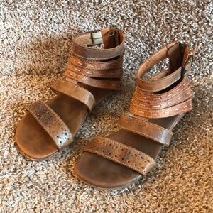 Bed|Stu Artemis Tan Strappy Gladiator Sandals size 7.5